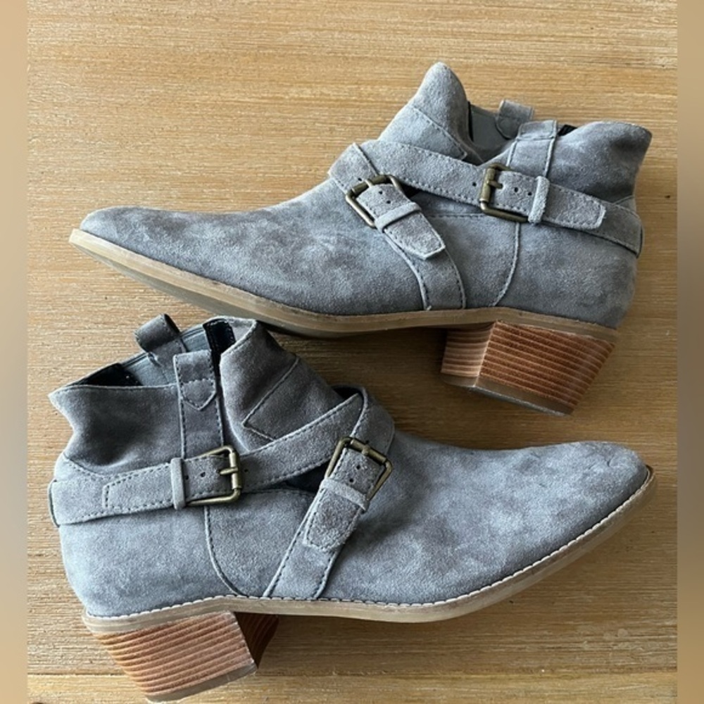 Cole Hann suede gray/grey ankle booties with buckles size 10